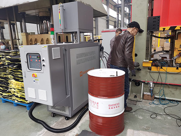 高效控温，内饰件红杏app黄色下载确保汽车隔音垫生产质量