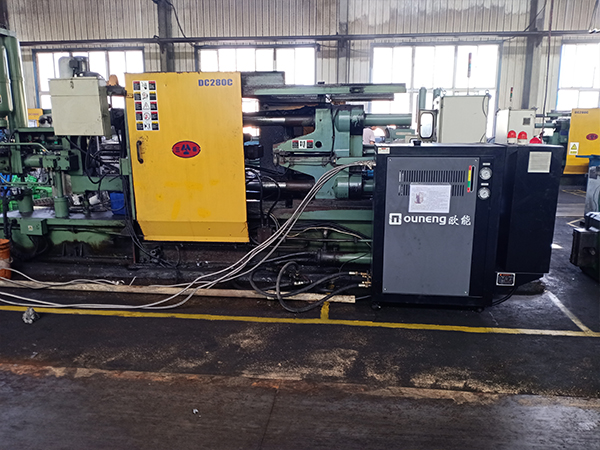 压铸油加热器助力汽车电机盖铝合金压铸，创造卓越品质